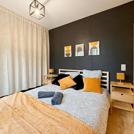 Rosa Disneyland Paris - Rentaway